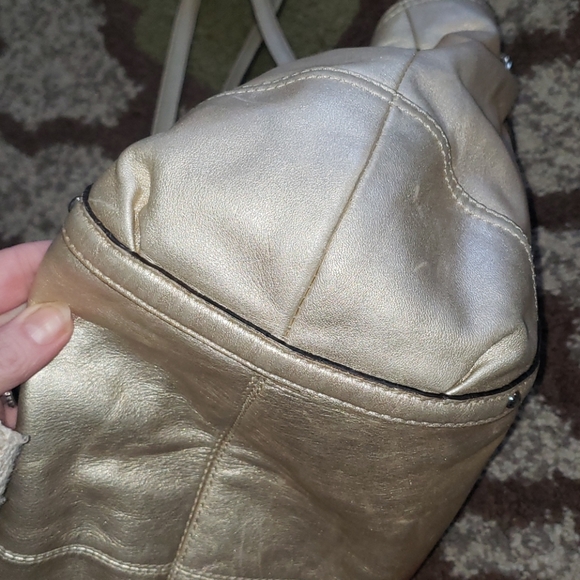 😁Metallic Gold Coach Shoulder Bag😁 - Picture 8 of 14